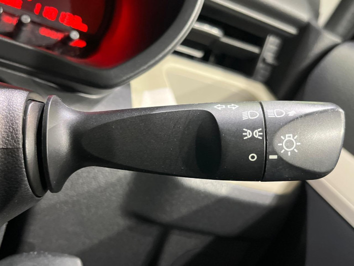 2016 Daihatsu Move DBA-LA150S (UW-6a36047876227)[29]