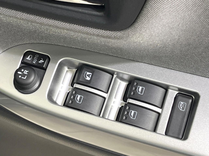 2017 Daihatsu Cast DBA-LA250S (UW-6a36047b4d5b3)[7]