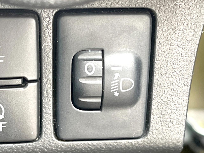 2018 Daihatsu Cast DBA-LA250S (UW-6a36047cae109)[26]