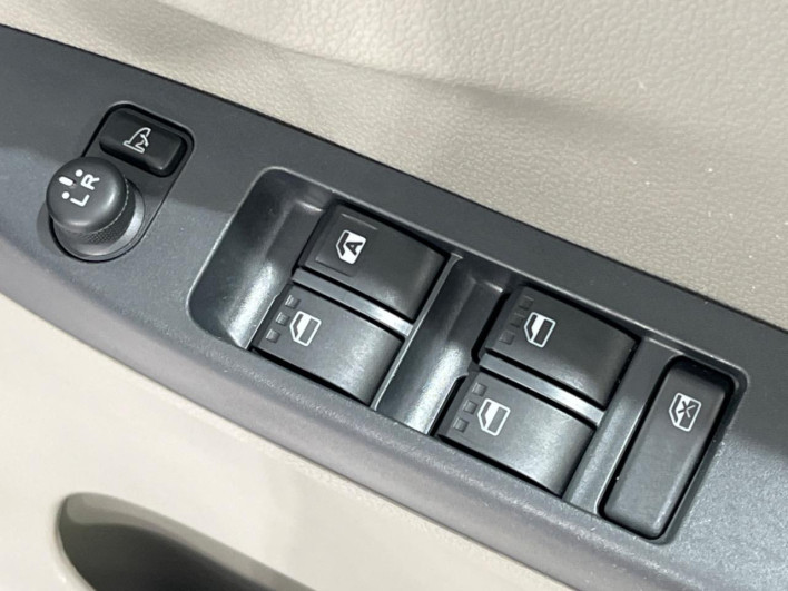 2017 Daihatsu Mirai Ease DBA-LA310S (UW-6a36047f8f4ff)[26]