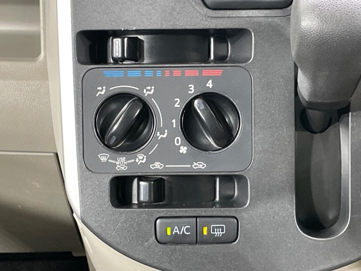 2016 Daihatsu Tanto DBA-LA600S (UW-6a360487b0664)[29]