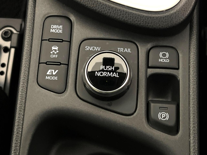 2022 Toyota Yaris Cross 6AA-MXPJ15 (UW-6a3604ffb40ff)[16]