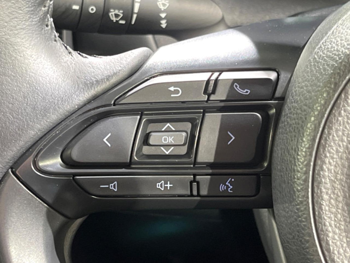 2021 Toyota Aqua 6AA-MXPK11 (UW-6a360501761e4)[15]