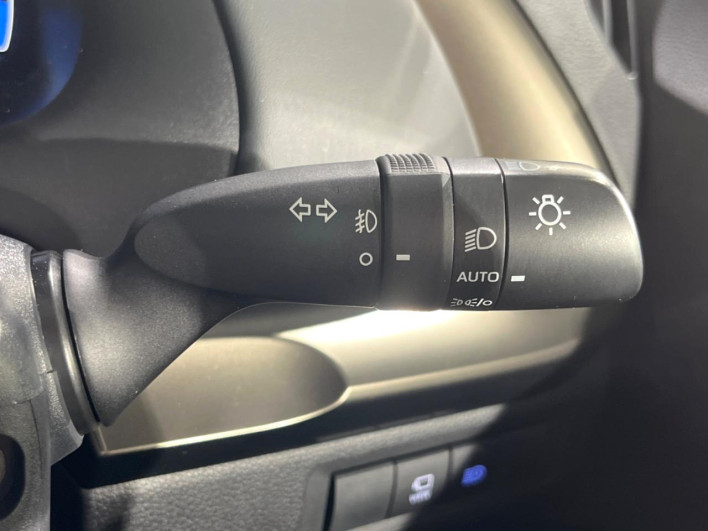 2021 Toyota Aqua 6AA-MXPK11 (UW-6a360501761e4)[16]