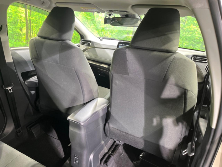 2021 Toyota Aqua 6AA-MXPK11 (UW-6a360501761e4)[26]