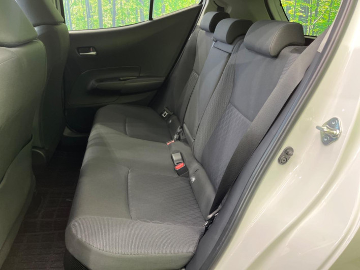 2021 Toyota Aqua 6AA-MXPK11 (UW-6a360502ea863)[13]