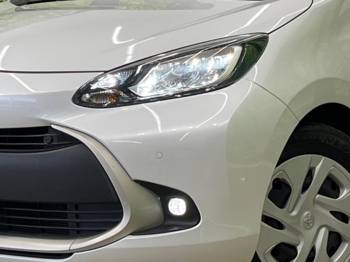 2021 Toyota Aqua 6AA-MXPK11 (UW-6a360502ea863)[24]