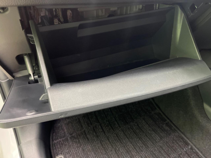 2021 Toyota Aqua 6AA-MXPK11 (UW-6a360502ea863)[11]