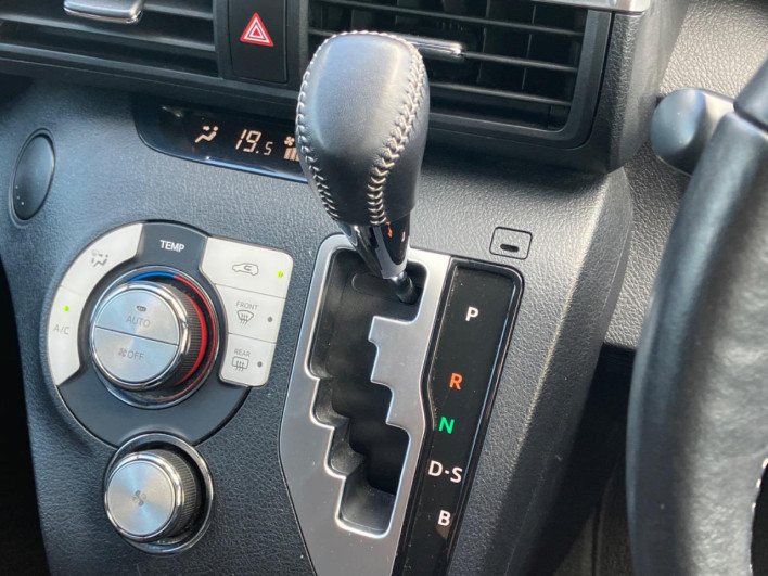 2019 Toyota Sienta DBA-NCP175G (UW-6a3605236c339)[24]