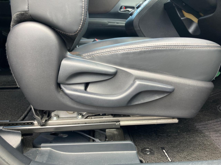 2019 Toyota Sienta DBA-NCP175G (UW-6a3605236c339)[11]