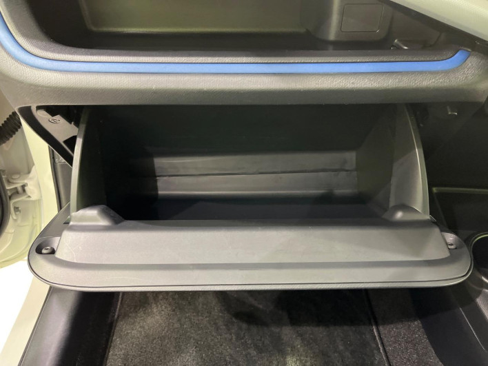 2013 Toyota Aqua DAA-NHP10 (UW-6a360526342bd)[5]