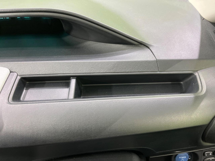 2013 Toyota Aqua DAA-NHP10 (UW-6a360526342bd)[24]