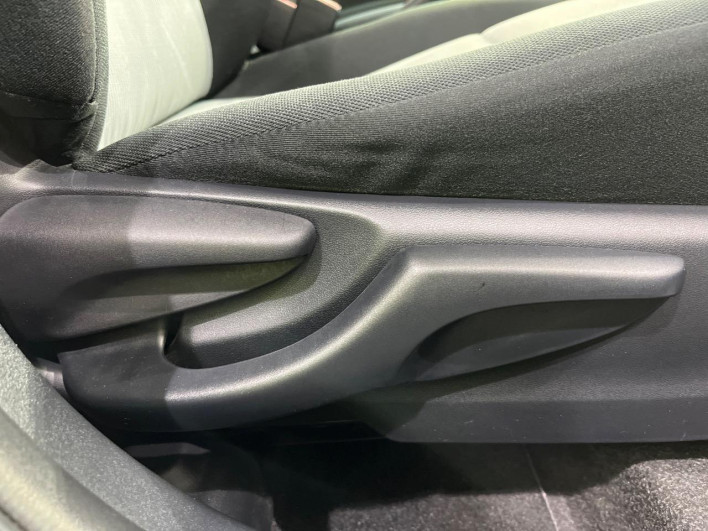 2013 Toyota Aqua DAA-NHP10 (UW-6a360526342bd)[7]