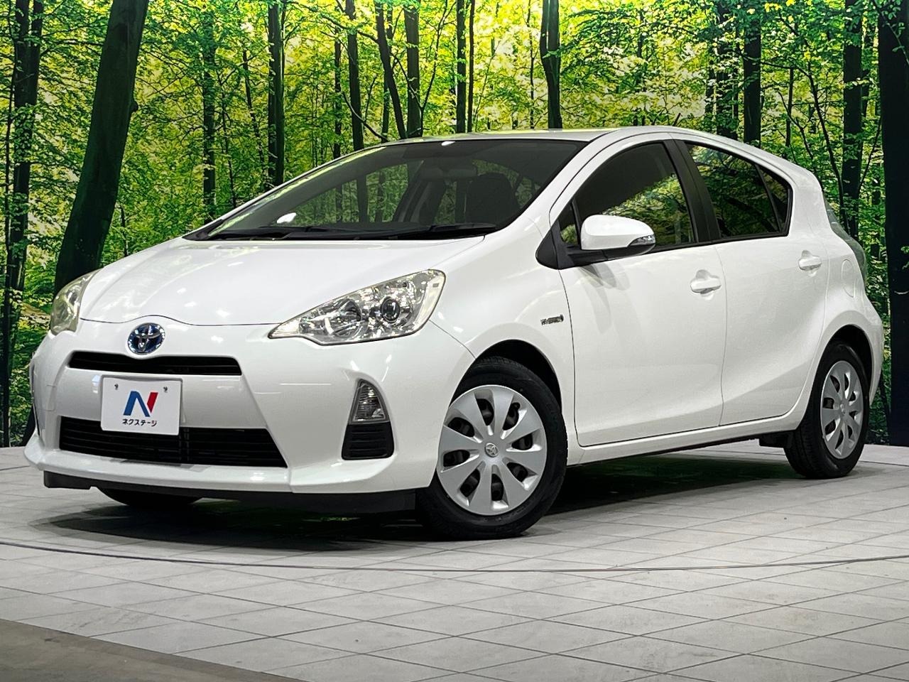 2013 Toyota Aqua DAA-NHP10