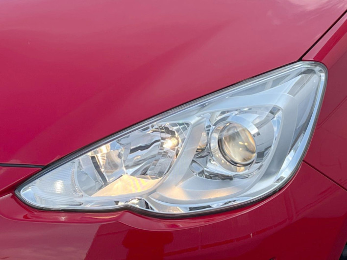 2015 Toyota Aqua DAA-NHP10 (UW-6a36052828081)[13]