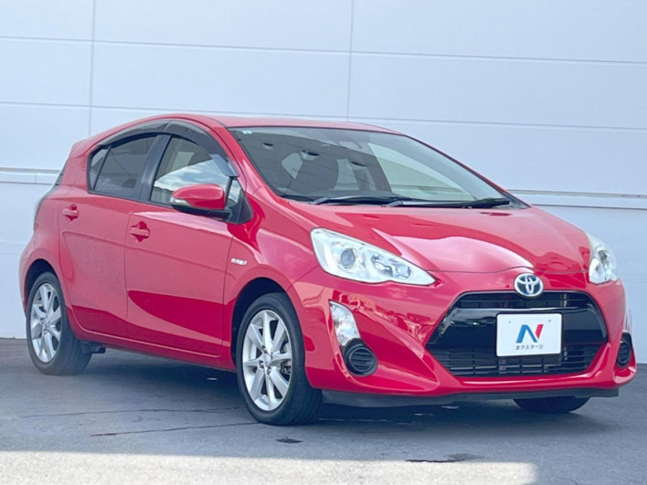 2015 Toyota Aqua DAA-NHP10 (UW-6a36052828081)[11]