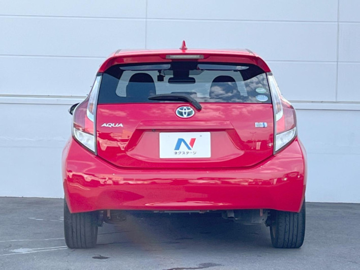 2015 Toyota Aqua DAA-NHP10 (UW-6a36052828081)[21]