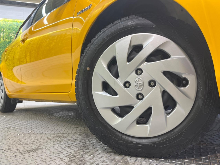2016 Toyota Aqua DAA-NHP10 (UW-6a3605286a2f4)[5]