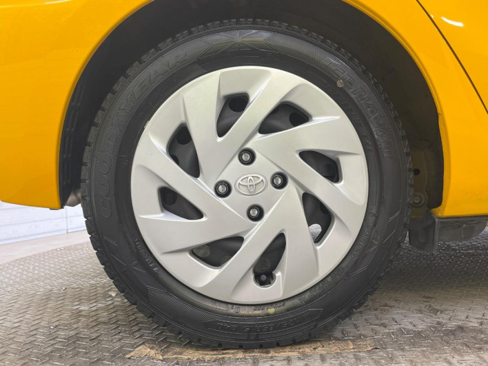 2016 Toyota Aqua DAA-NHP10 (UW-6a3605286a2f4)[9]