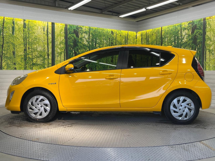 2016 Toyota Aqua DAA-NHP10 (UW-6a3605286a2f4)[14]