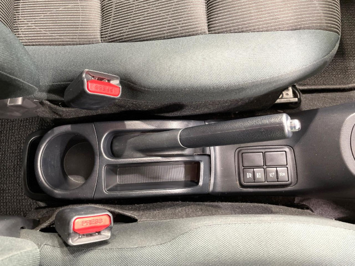 2016 Toyota Aqua DAA-NHP10 (UW-6a36052a1f9d6)[23]