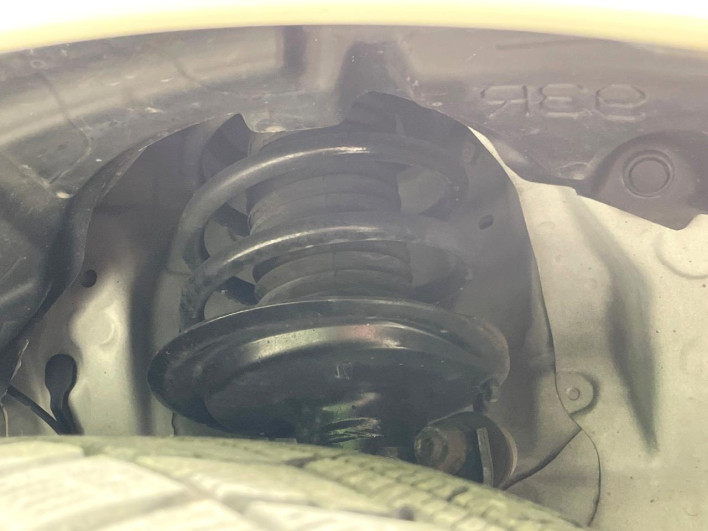 2016 Toyota Aqua DAA-NHP10 (UW-6a36052a1f9d6)[14]