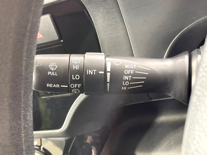 2016 Toyota Aqua DAA-NHP10 (UW-6a36052a1f9d6)[27]