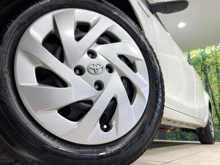 2016 Toyota Aqua DAA-NHP10 (UW-6a36052a1f9d6)[8]