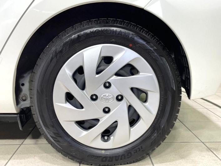 2016 Toyota Aqua DAA-NHP10 (UW-6a36052a1f9d6)[5]