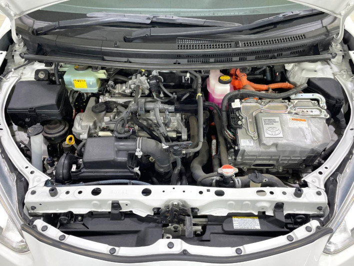 2016 Toyota Aqua DAA-NHP10 (UW-6a36052a1f9d6)[4]