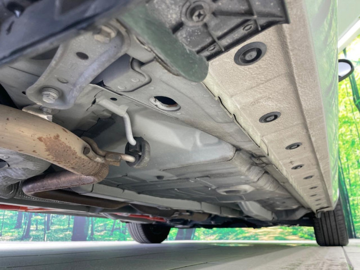 2019 Toyota Aqua DAA-NHP10 (UW-6a36052a7aeab)[13]