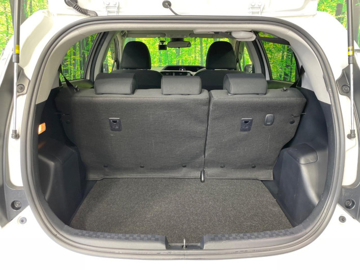 2019 Toyota Aqua DAA-NHP10 (UW-6a36052a7aeab)[16]