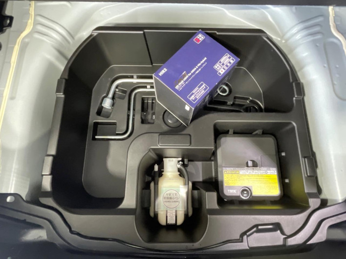 2019 Toyota Aqua DAA-NHP10 (UW-6a36052a7aeab)[15]