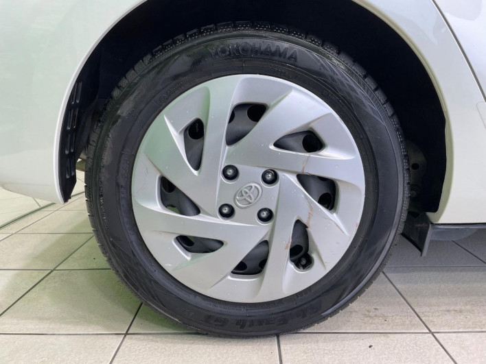 2019 Toyota Aqua DAA-NHP10 (UW-6a36052a7aeab)[29]