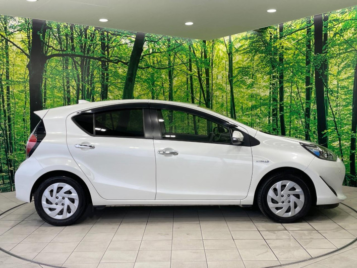 2019 Toyota Aqua DAA-NHP10 (UW-6a36052a7aeab)[26]