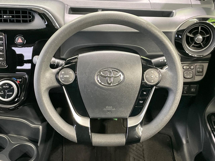 2019 Toyota Aqua DAA-NHP10 (UW-6a36052a7aeab)[21]