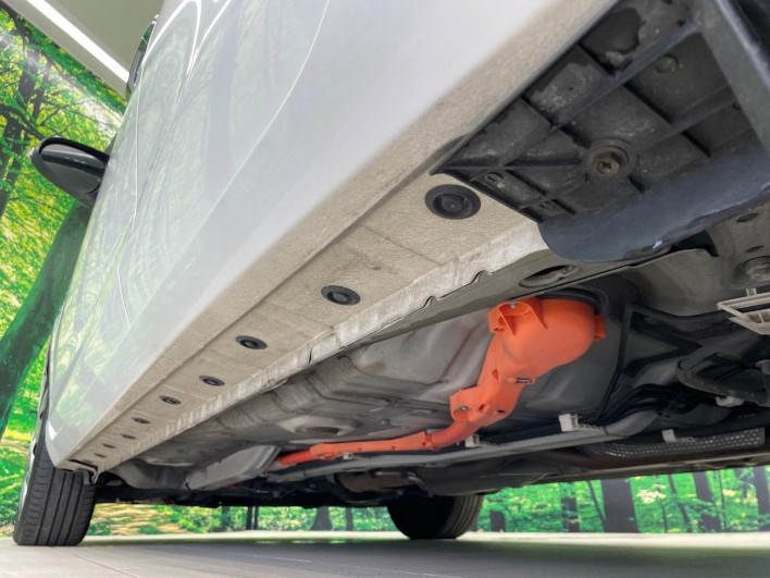 2019 Toyota Aqua DAA-NHP10 (UW-6a36052a7aeab)[12]