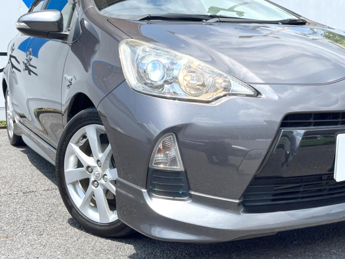 2014 Toyota Aqua DAA-NHP10 (UW-6a36052ce8484)[28]