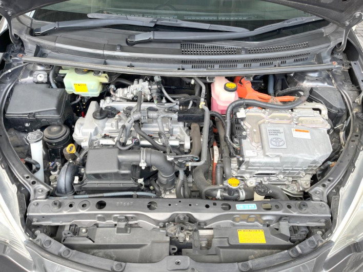 2014 Toyota Aqua DAA-NHP10 (UW-6a36052ce8484)[4]