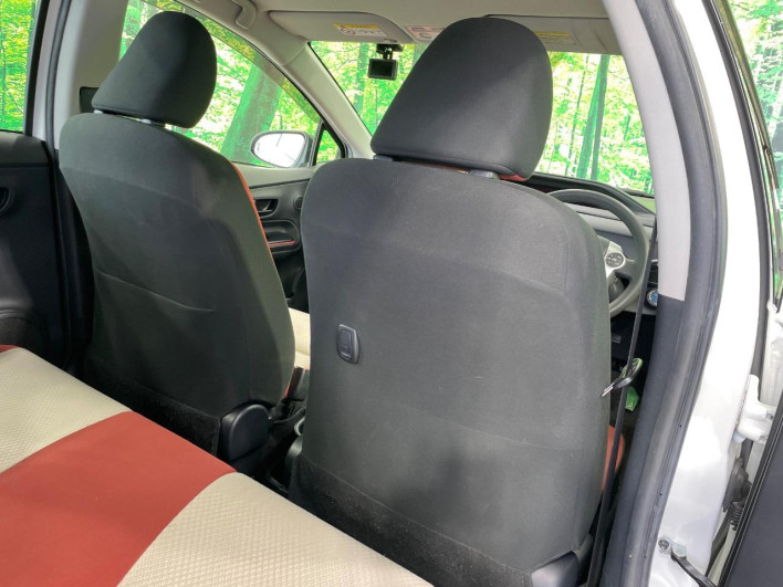 2015 Toyota Aqua DAA-NHP10 (UW-6a36052d997de)[20]