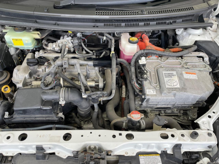2015 Toyota Aqua DAA-NHP10 (UW-6a36052d997de)[6]