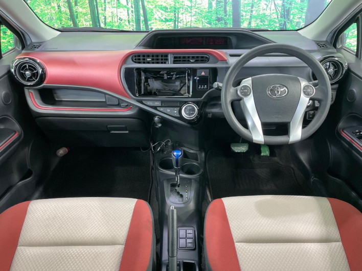 2015 Toyota Aqua DAA-NHP10 (UW-6a36052d997de)[21]