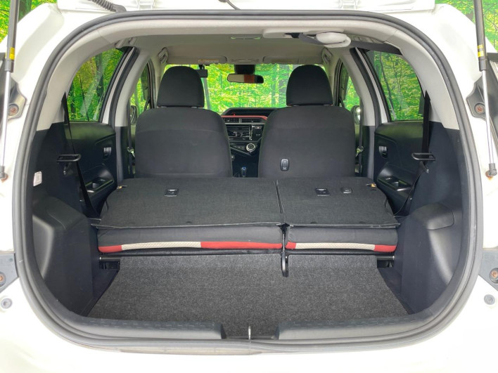 2015 Toyota Aqua DAA-NHP10 (UW-6a36052d997de)[12]