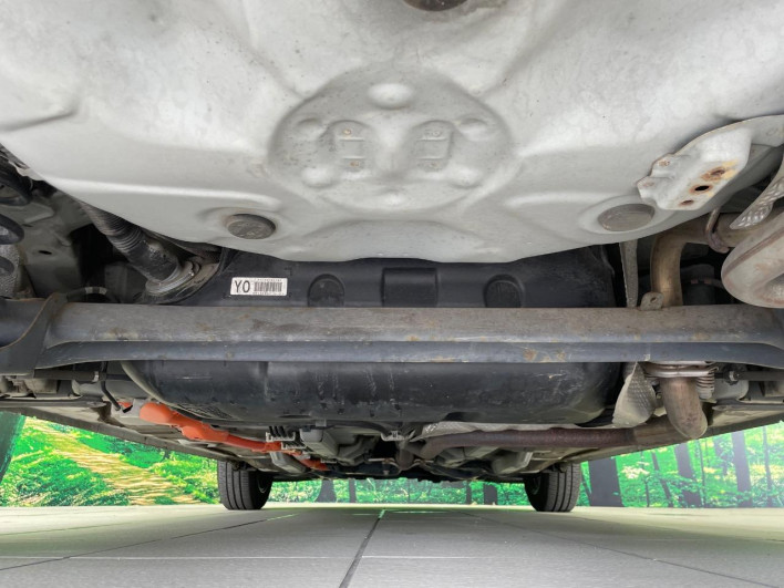 2015 Toyota Aqua DAA-NHP10 (UW-6a36052d997de)[16]