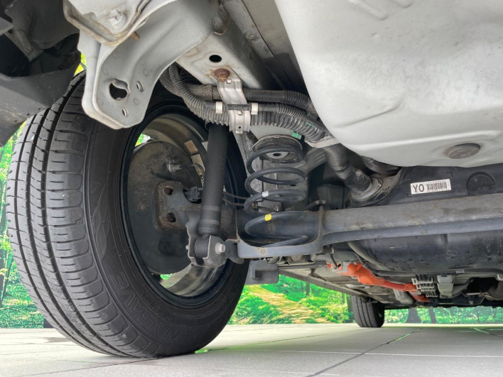 2015 Toyota Aqua DAA-NHP10 (UW-6a36052d997de)[17]