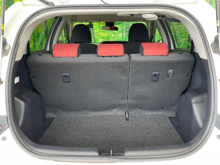 2015 Toyota Aqua DAA-NHP10 (UW-6a36052d997de)[15]