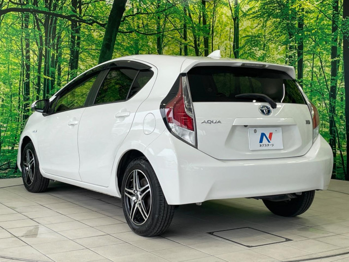 2015 Toyota Aqua DAA-NHP10 (UW-6a36052d997de)[26]