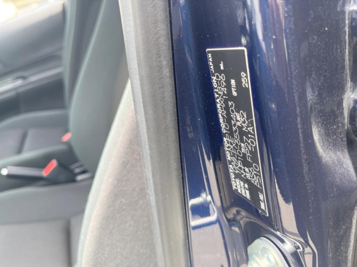 2016 Toyota Aqua DAA-NHP10 (UW-6a36052de815c)[1]