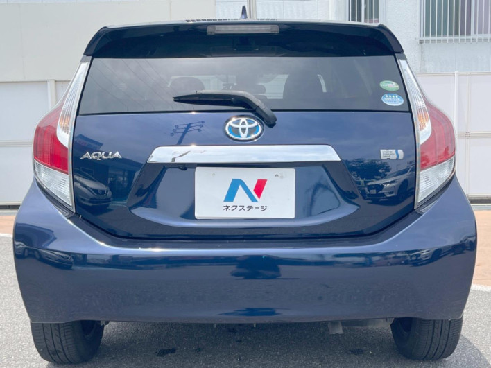 2016 Toyota Aqua DAA-NHP10 (UW-6a36052de815c)[12]