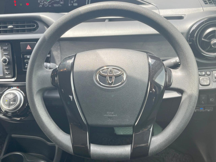 2016 Toyota Aqua DAA-NHP10 (UW-6a36052de815c)[29]